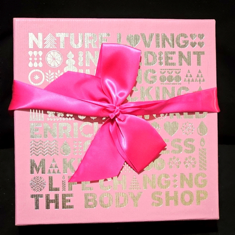 THE BODY SHOP - BRITISH ROSE FESTIVE PICKS (NWT)
